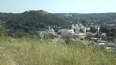 Dağlardaki eski kasaba.