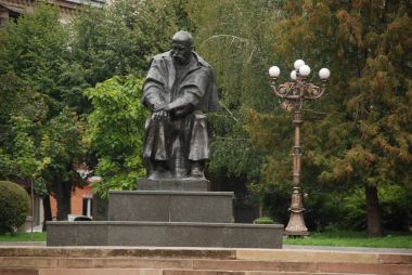 Taras Shevchenko Anıtı