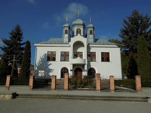 Die Kirche des Kreuzes in kremenez — Stockfoto