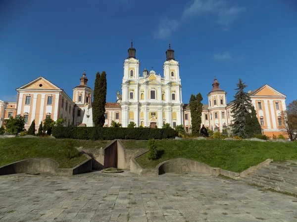 Şekil Değiştirme Katedrali