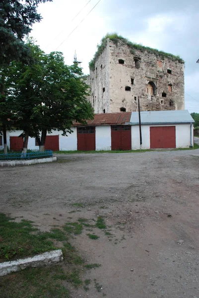 Yazlovets palác, celkový pohled — Stock fotografie