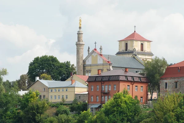 Igreja do Mosteiro da Santíssima Trindade em Trynitarskoho Kamenetz Podolsky — Fotografia de Stock