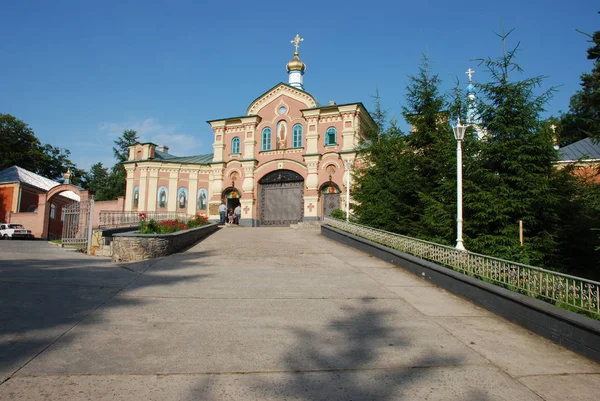 The entrance gate to the church Onuphrius the Great — Stock Photo, Image