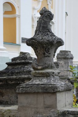 Kule ve eski Collegium yezuyitskoho Binası