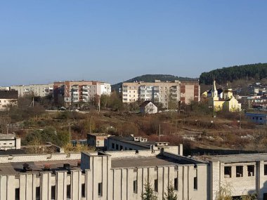 Pencereden şehre olan manzara.