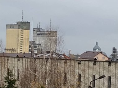 Pencereden şehre olan manzara.