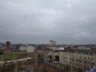 Pencereden şehre olan manzara.