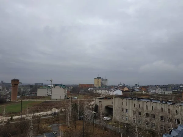 从窗户到城市的风景 — 图库照片