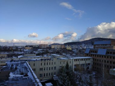 Pencereden şehre olan manzara.