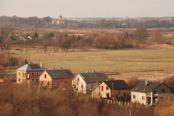 Het Uitzicht Vanuit Het Raam Naar Stad — Stockfoto