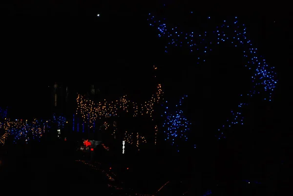 Julbelysning Kvällsstaden — Stockfoto