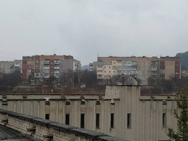 Pencereden şehre olan manzara.