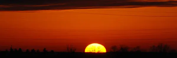 夕方曇りの空 一般的なビュー — ストック写真