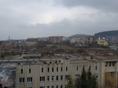 Pencereden şehre olan manzara.