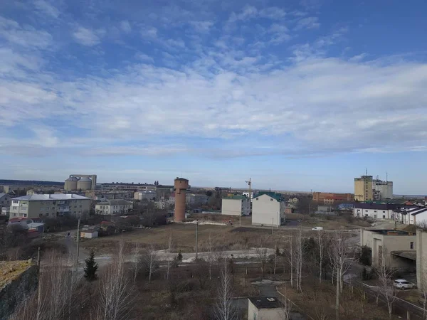 Der Blick Aus Dem Fenster Auf Die Stadt — Stockfoto