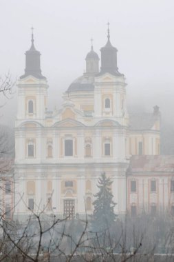  Şekil Değiştirme Katedrali.