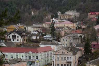 Eski şehrin akşam siluetleri