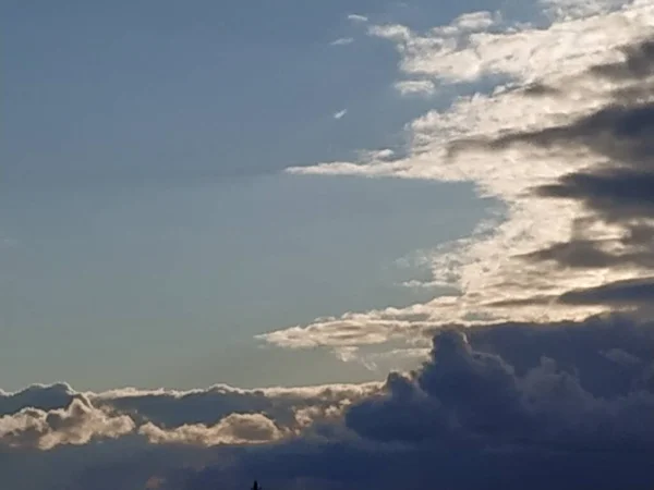 Nuages Blancs Dans Ciel Bleu — Photo