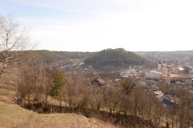 Eski şehrin akşam siluetleri