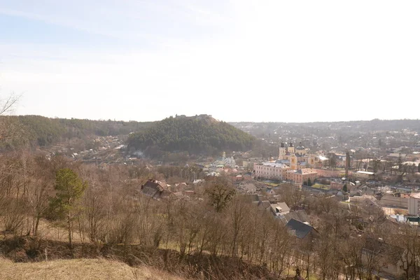 Eski şehrin akşam siluetleri