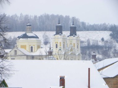 Eski şehrin akşam siluetleri