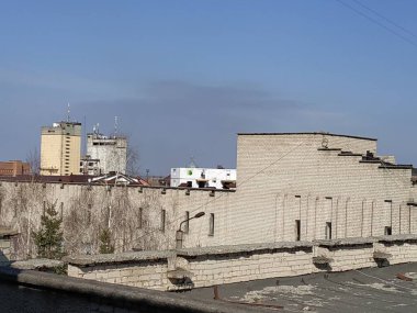 Pencereden şehre olan manzara.