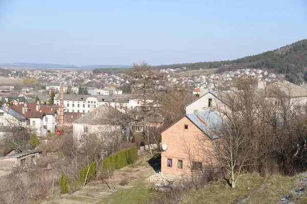 Der Blick Aus Dem Fenster Auf Die Stadt — Stockfoto