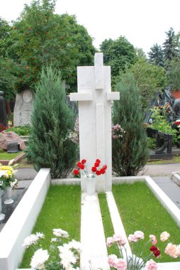 Mezar Olga Ivanovich Yankovsky