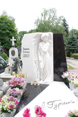 Lyudmila Gurchenko 'nun Mezarı