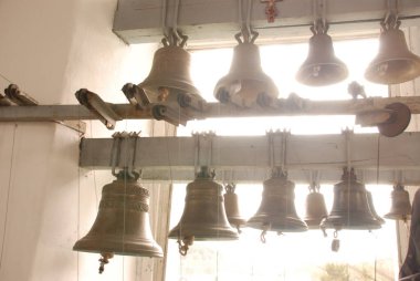 Kutsal Epifani Manastırını ara.