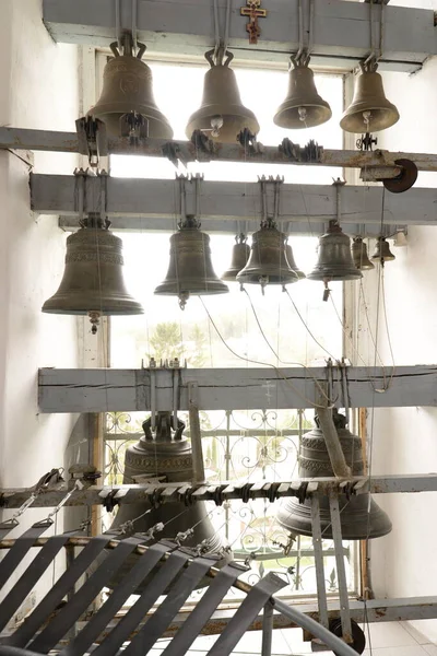 Kutsal Epifani Manastırını ara.