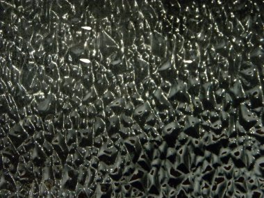 Isınmış cam, sıradan düz cam.