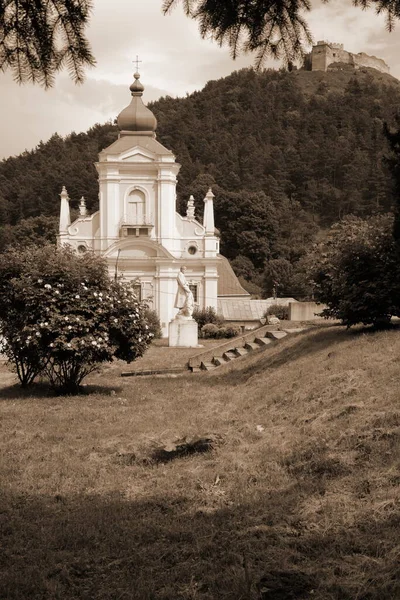 Cattedrale San Nicola Piedi Della Collina Del Castello — Foto Stock