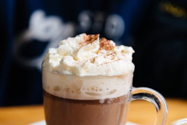 Çikolatalı milkshake bir barda