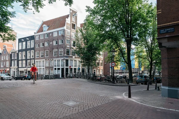 Grachtenpand in Amsterdam — Stockfoto