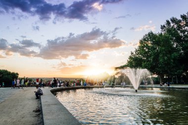 Sunset bulvarında Tapınağı Debod Madrid'de