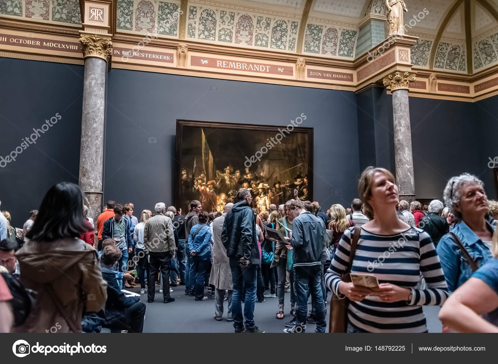 https://st3.depositphotos.com/4118055/14879/i/1600/depositphotos_148792225-stockafbeelding-interieur-van-het-rijksmuseum-in.jpg