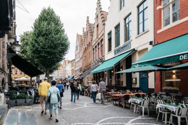 Bruges Ortaçağ şehrinde bir sokak.