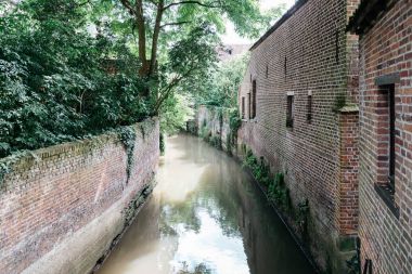Ortaçağ Beguinage Leuven oteli kanal