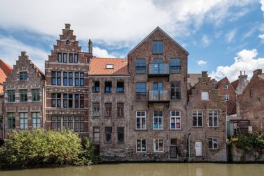 Ghent tarihi merkezi ile pitoresk eski kurmak içinde kanal