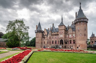 De Haar Kalesi Hollanda'da en büyük kalesidir