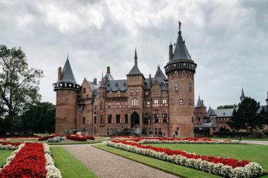 De Haar Kalesi Hollanda'da en büyük kalesidir