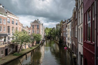 Utrecht, Hollanda tarihi merkezinde kanal