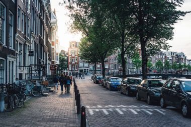 Sokak ve Kanallar Görünümü'nde Amsterdam