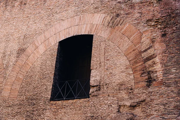 Vista esterna del Pantheon di Agripa a Roma una giornata estiva soleggiata — Foto Stock