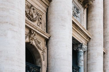 St Peter Bazilikası'na cephe detay