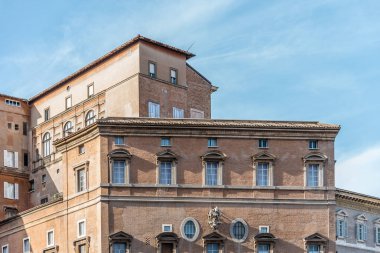 St Peter Bazilikası'na bir kubbede dış görünümünü. Düşük açılı v