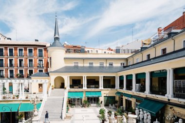 Madrid 'deki El Rastro' da antikalar