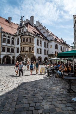 Hofbrauhaus kulüpler Platzl Münih'te yaz güneşli gün bir