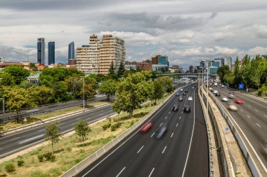 M30 otoyol Madrid bir bulutlu gün